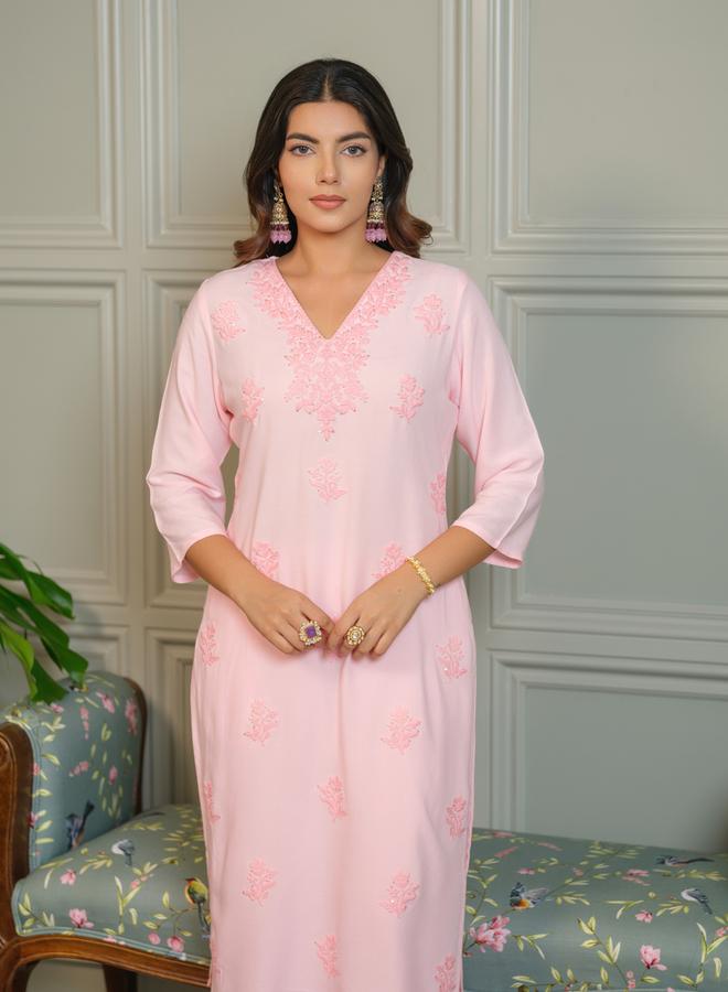 دي دبليو طقم منسق من كورتا لكناو مستقيمة ومطرزة وبنطال للنساء - Image 4